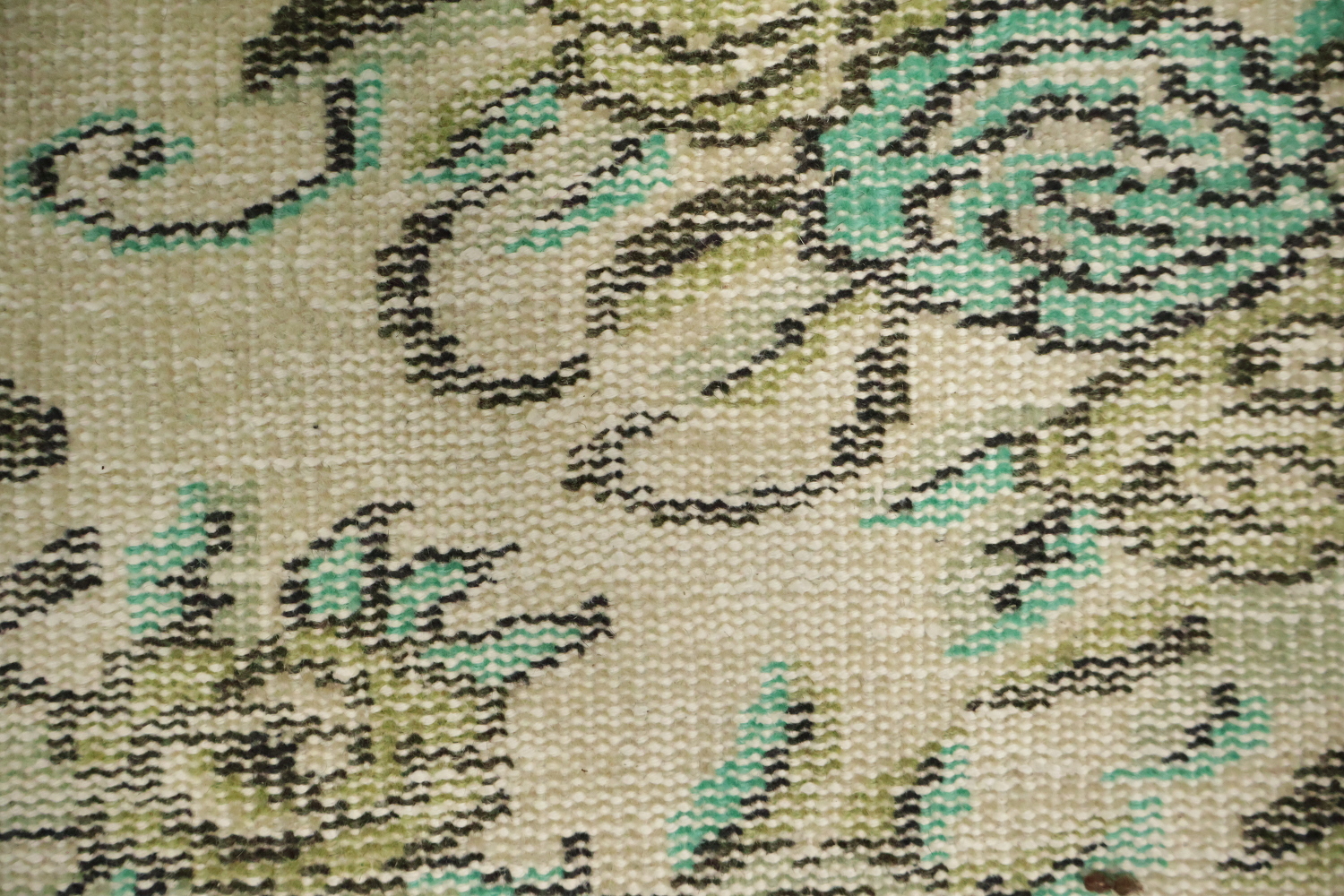 Exquisite Delight: Vintage Green Rug with Ornate Patterns 6x9