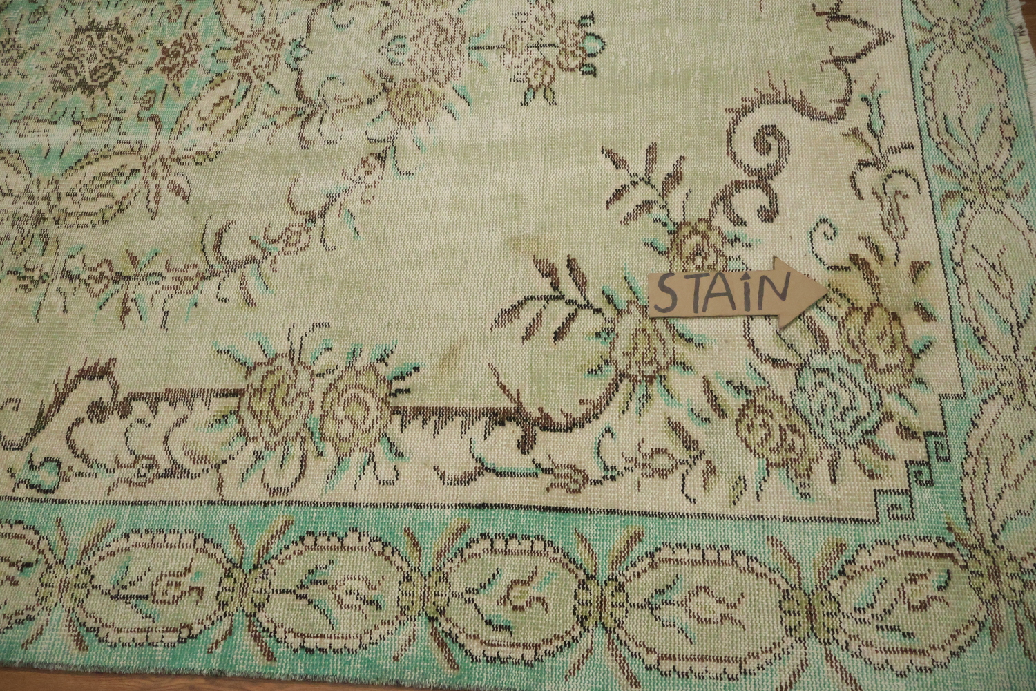Exquisite Delight: Vintage Green Rug with Ornate Patterns 6x9
