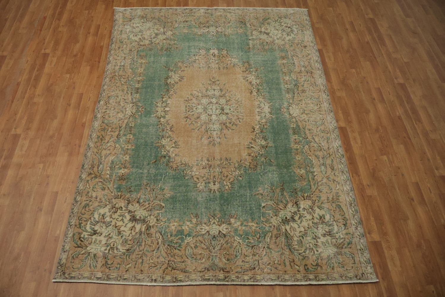 Rustic Charm Distressed Green and Beige Rug Design 7x10