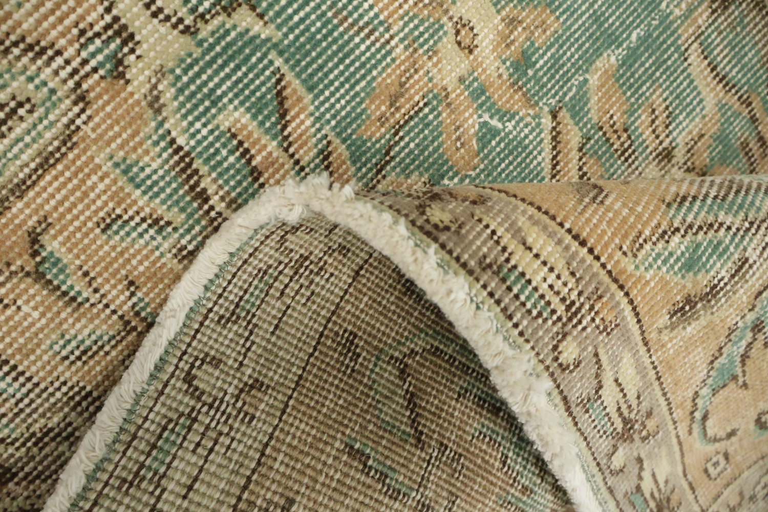 Rustic Charm Distressed Green and Beige Rug Design 7x10
