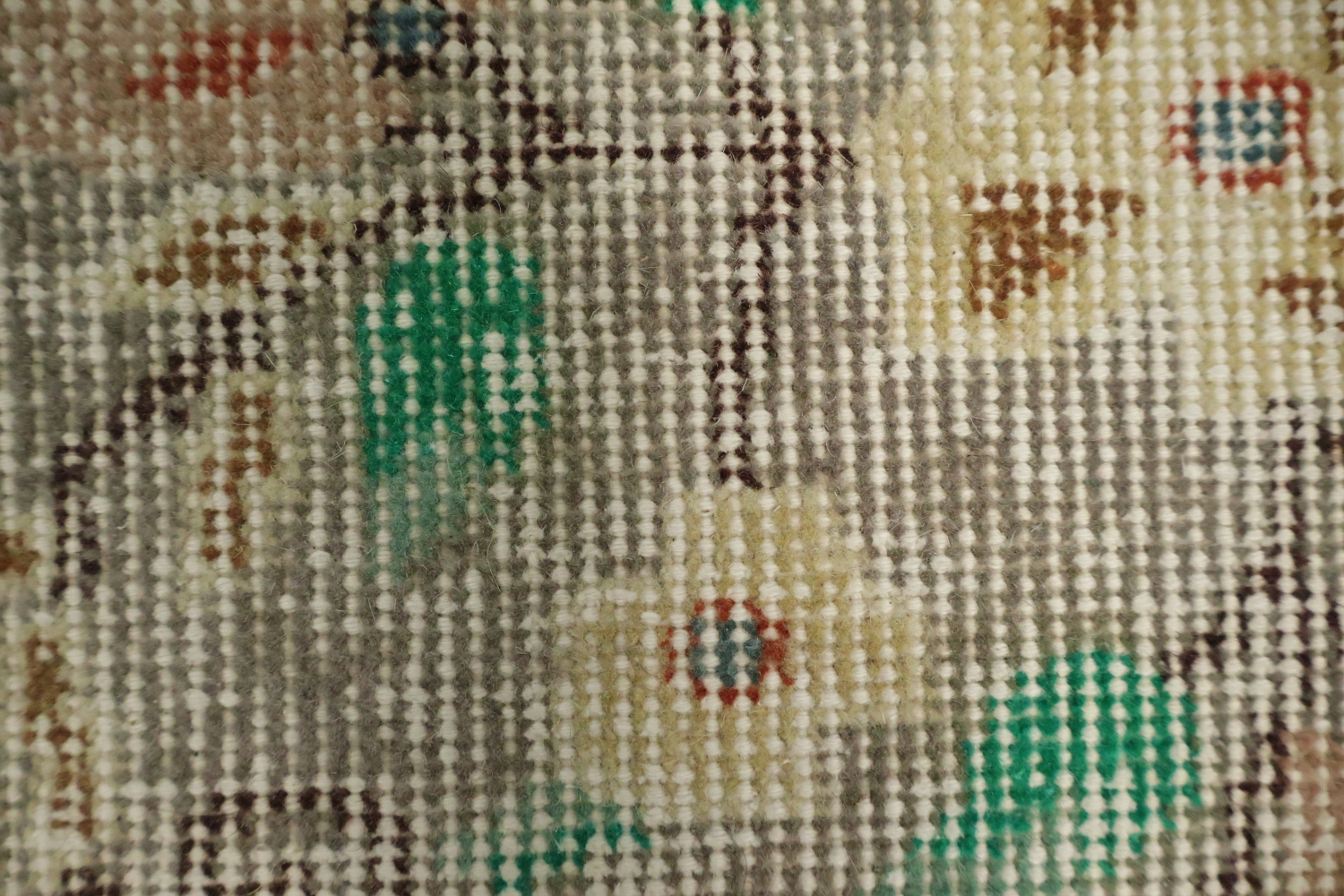 Elegant Antique Style Rug Perfect for Classic Home Décor 5x9
