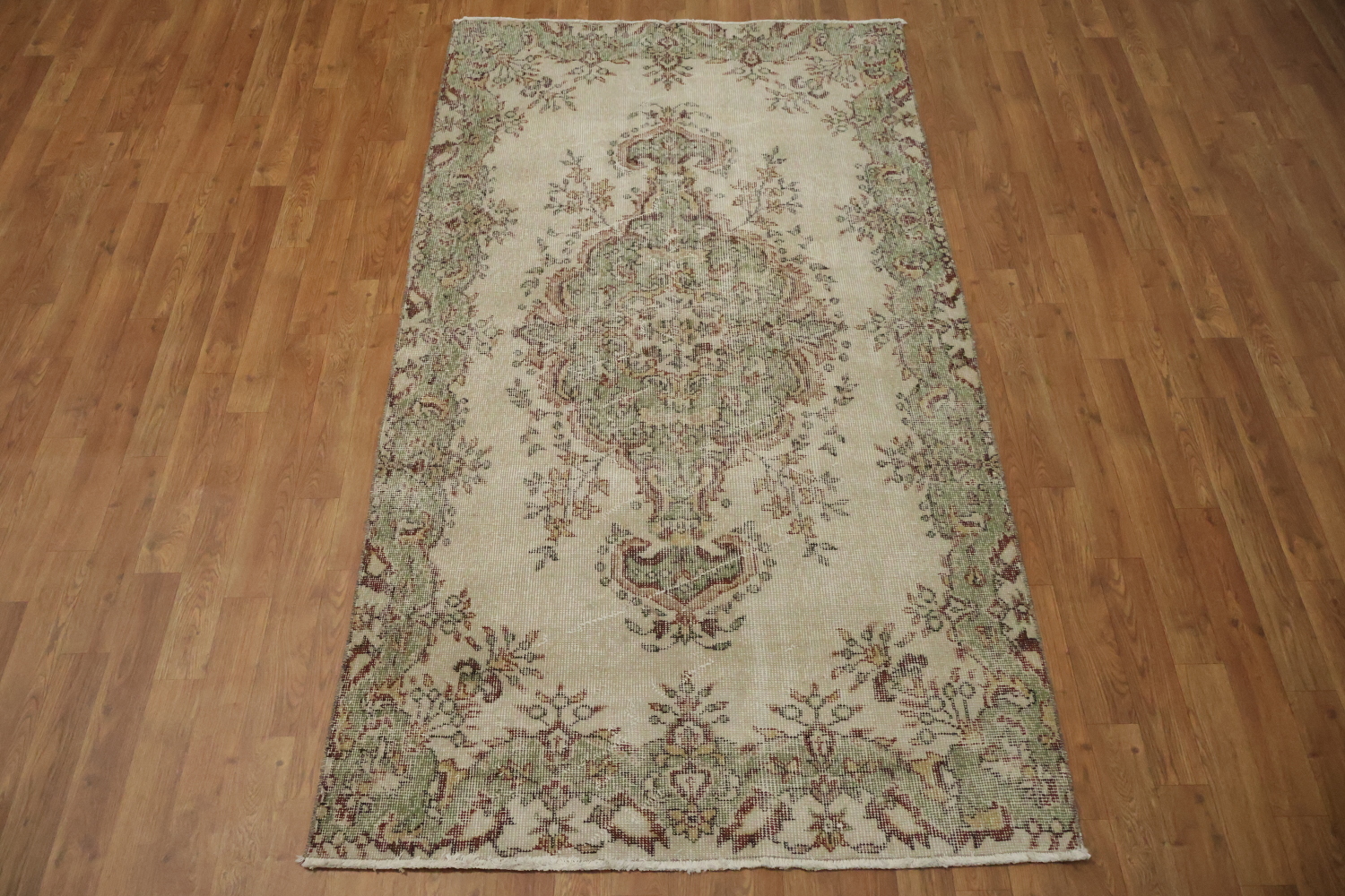 Classic Vintage Floral Rug for Elegant Living Room Decor 4x7