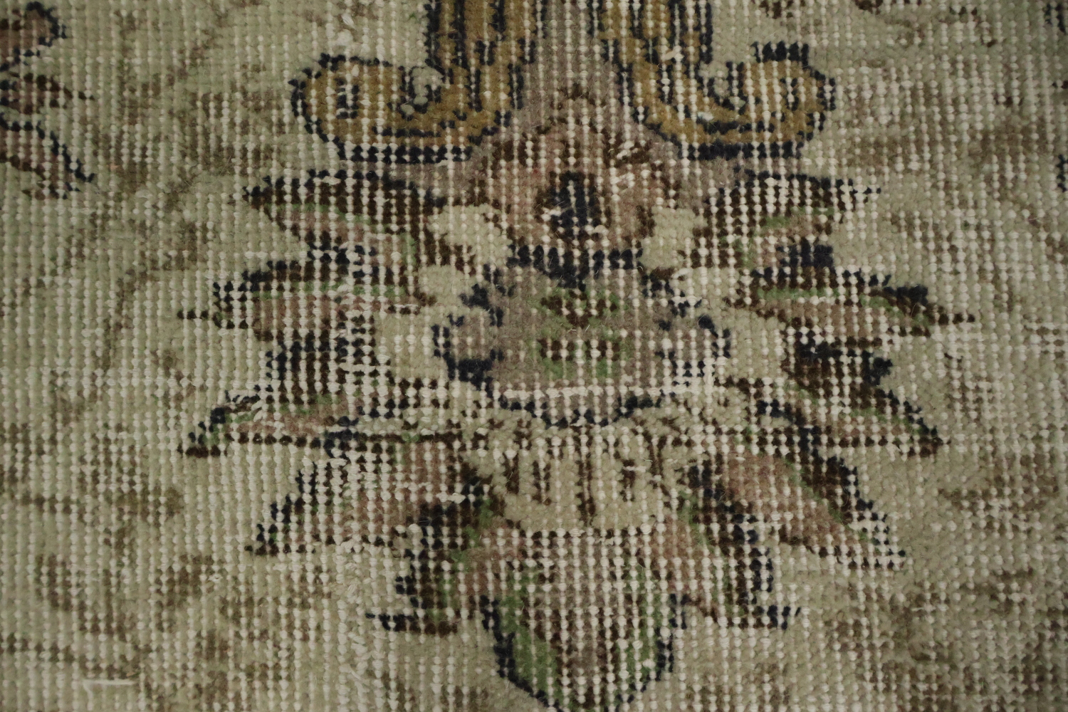 Distressed Timeless Charm Rug with Floral Medallions 6x9