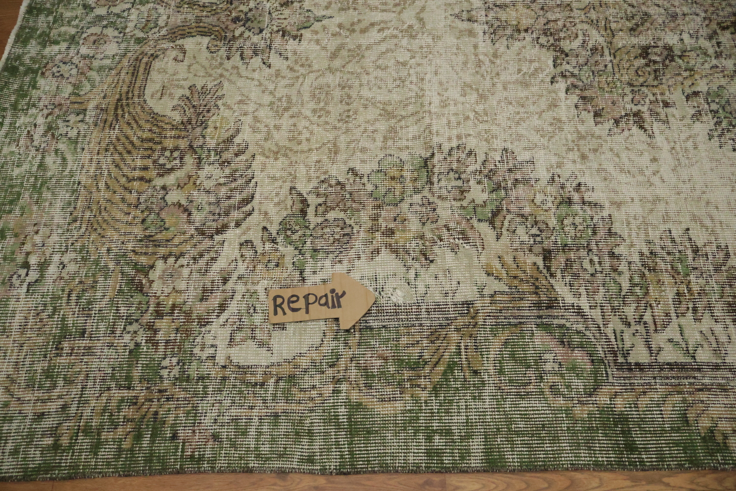 Distressed Timeless Charm Rug with Floral Medallions 6x9