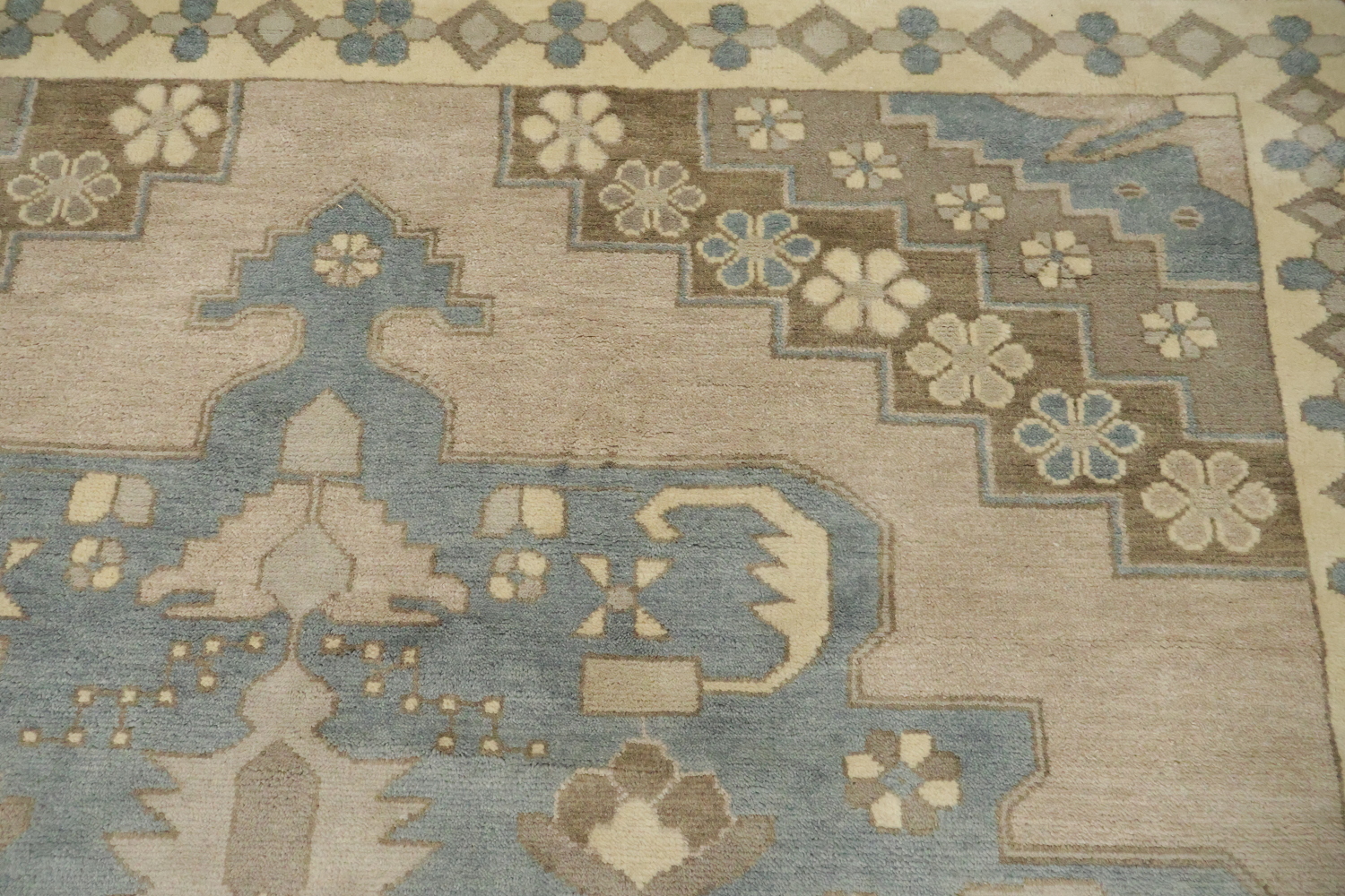 8x10 Oushak Hand-Knotted Wool Rug - Beige and Light Blue