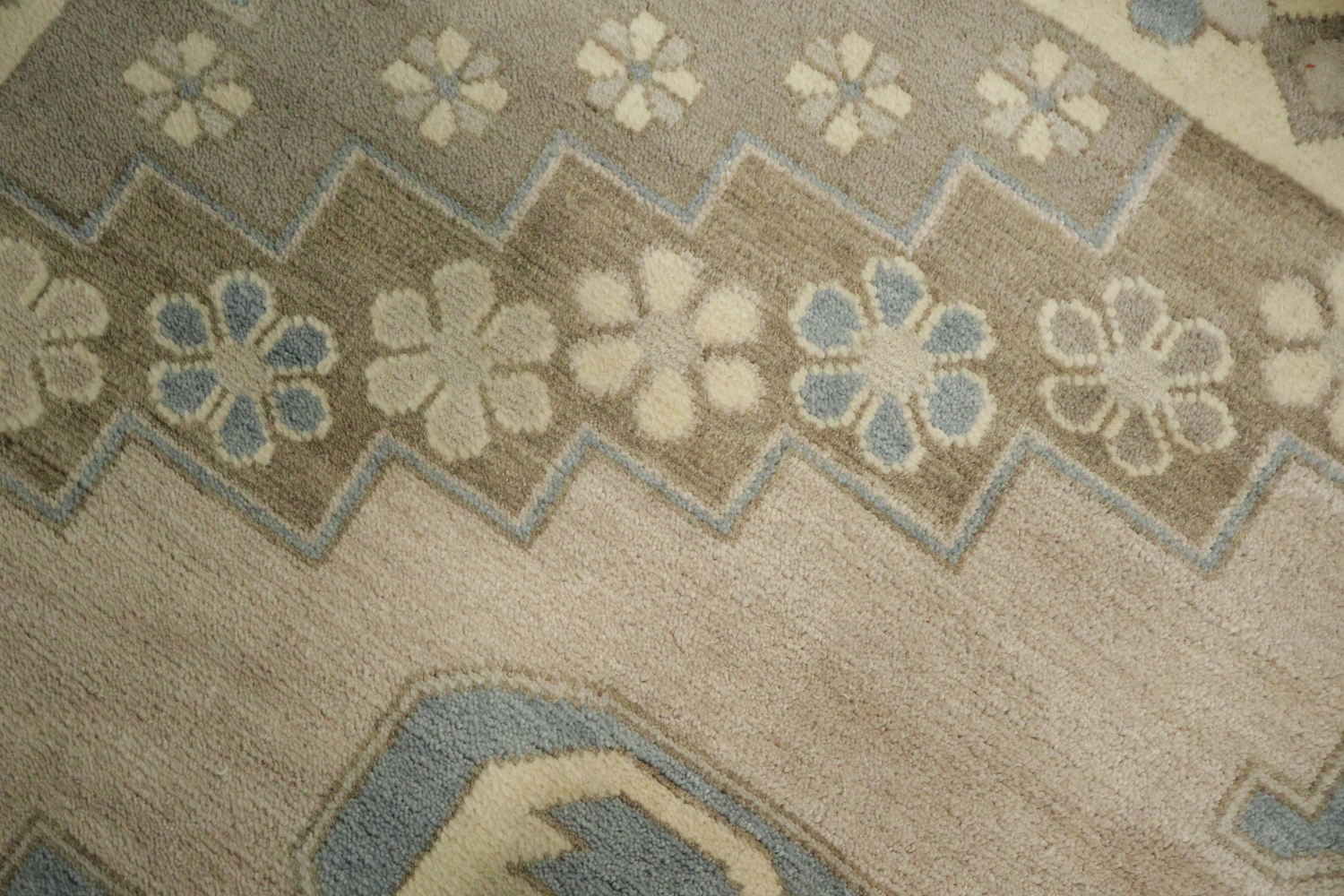 8x10 Oushak Hand-Knotted Wool Rug - Beige and Light Blue
