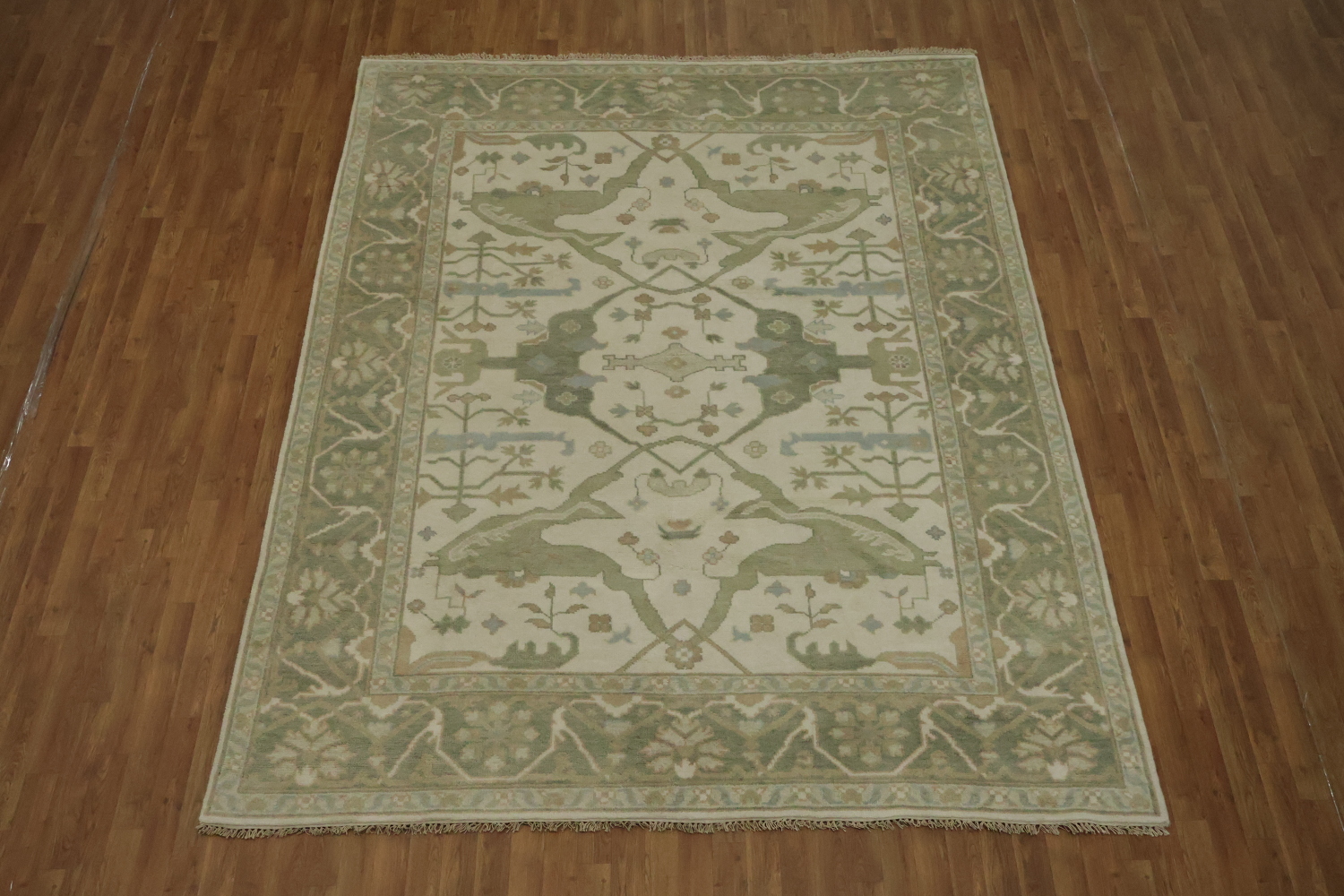 Traditional 8x10 Ivory and Light Green Oushak Hand-Knotted Area Rug