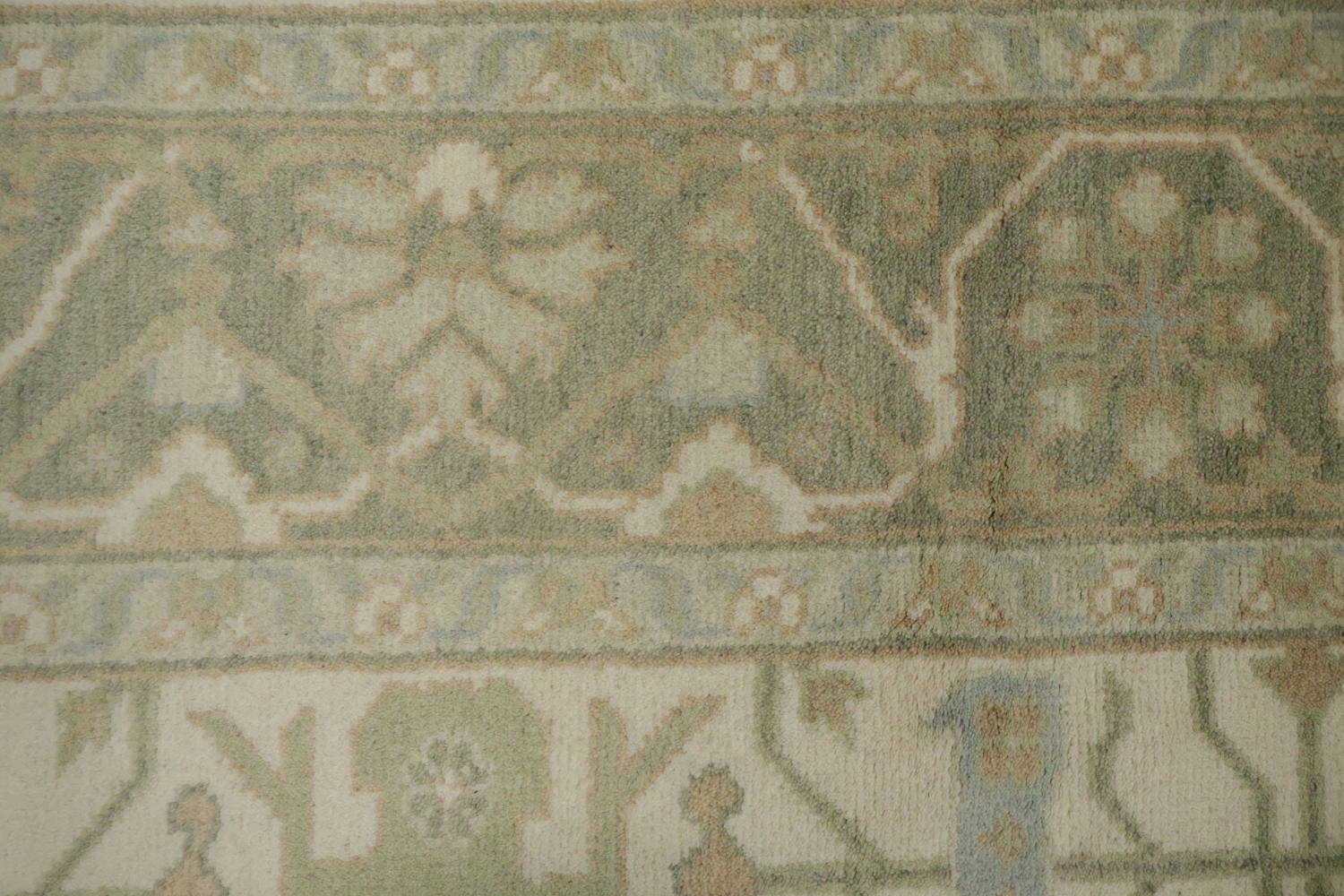 Traditional 8x10 Ivory and Light Green Oushak Hand-Knotted Area Rug