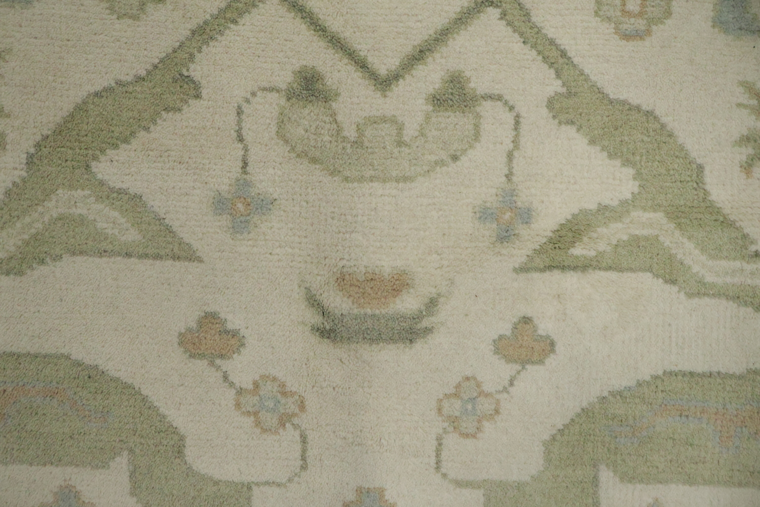 Traditional 8x10 Ivory and Light Green Oushak Hand-Knotted Area Rug