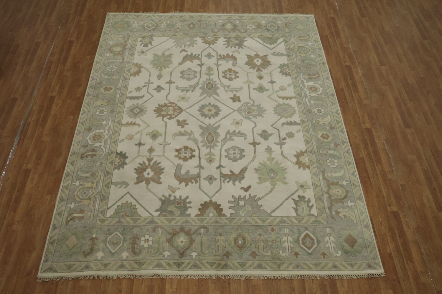 Classic Ivory and Green Oushak Indian Wool Rug with Grey Border 9x12 ft
