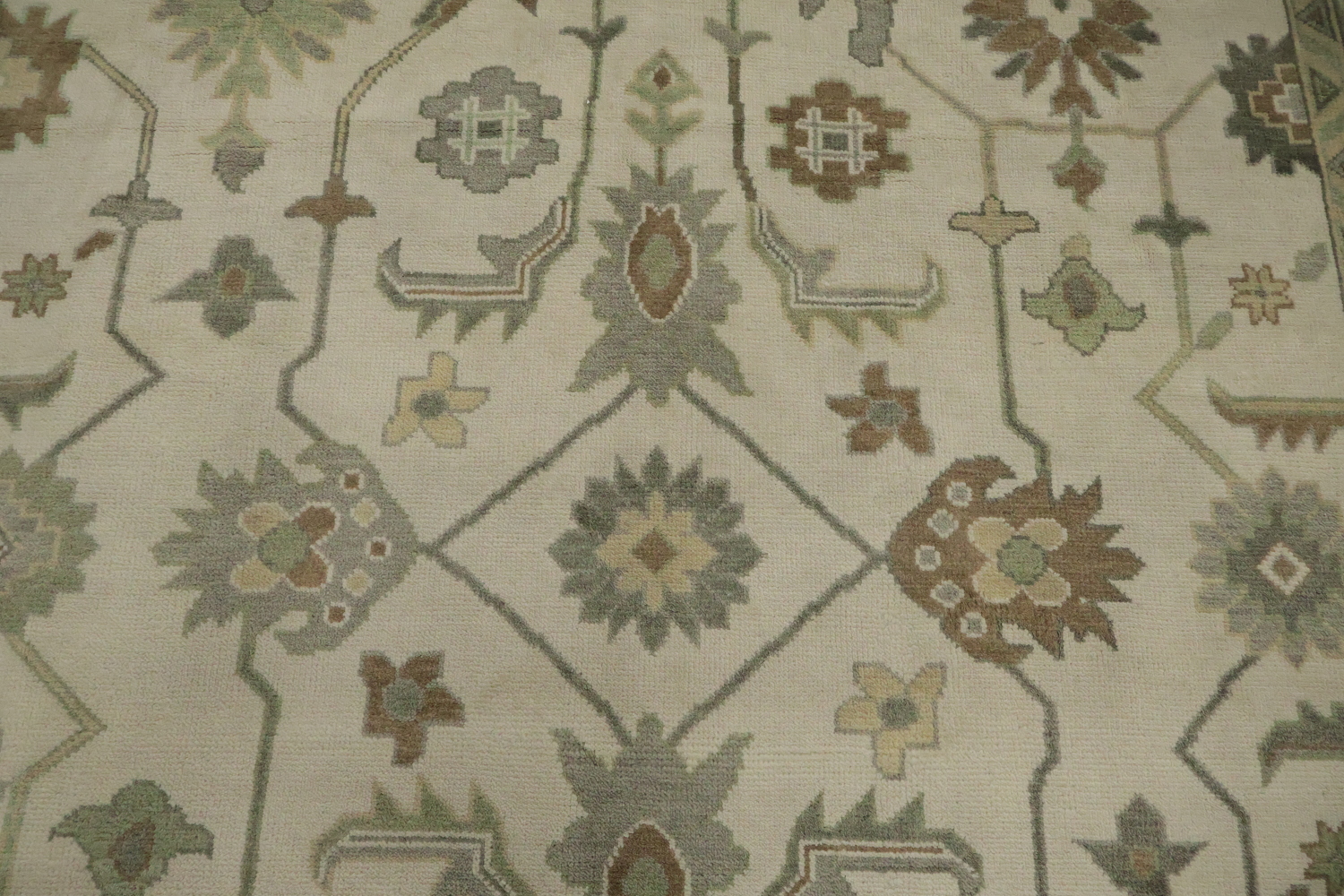 Classic Ivory and Green Oushak Indian Wool Rug with Grey Border 9x12 ft