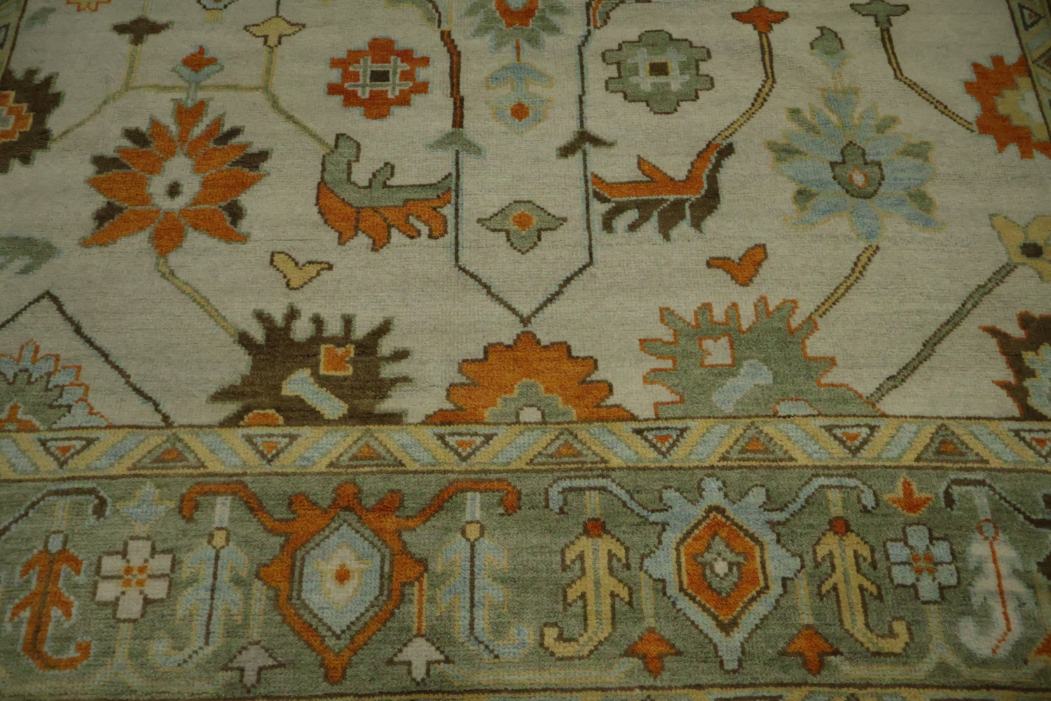 Traditional Oushak Hand Made Ivory and Orange Wool Rug 9x12 ft