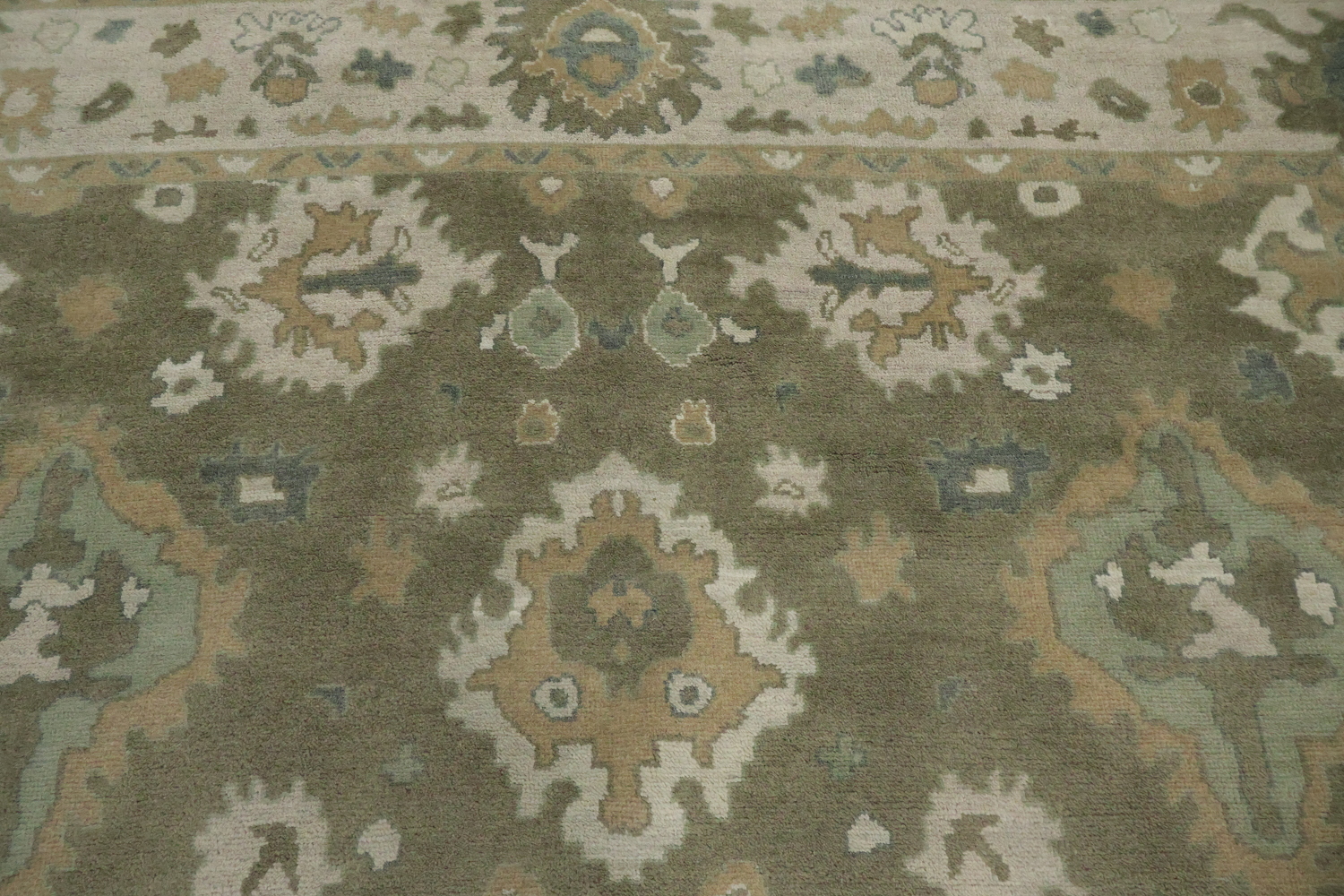 Traditional Sage Green & Ivory Hand-Knotted Oushak Wool Rug 9'x12'