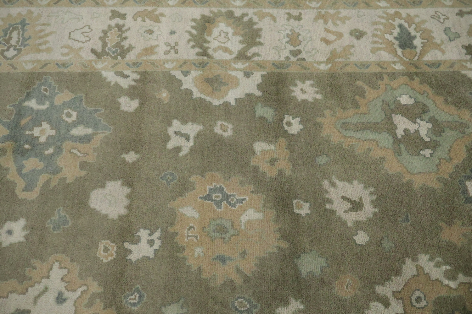 Traditional Sage Green & Ivory Hand-Knotted Oushak Wool Rug 9'x12'