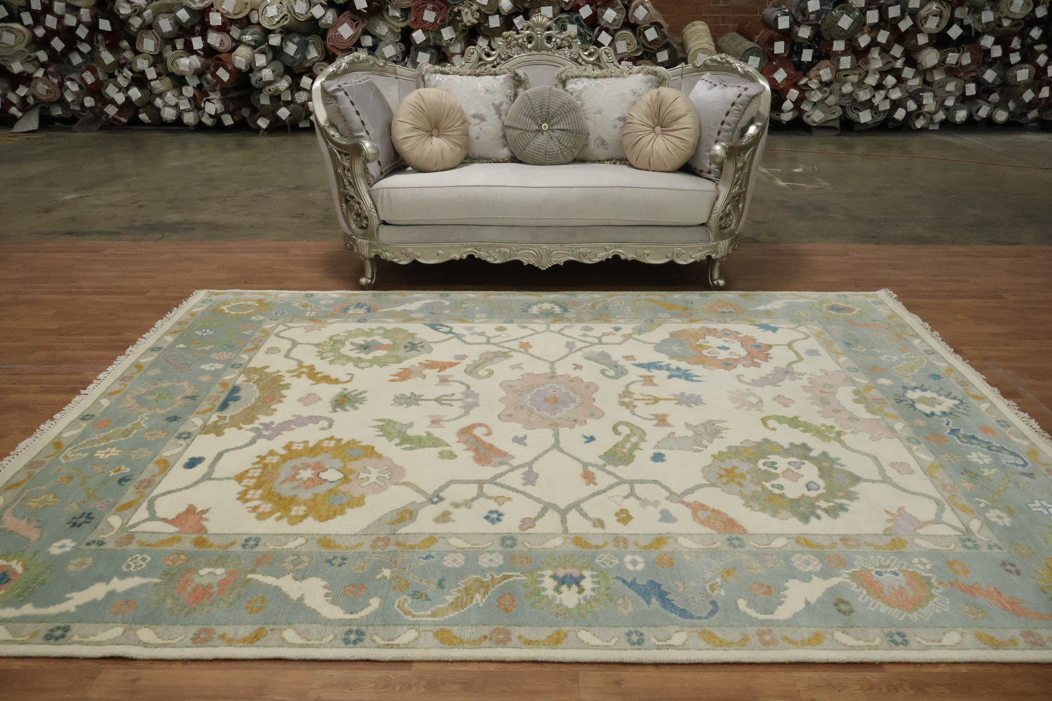 Pastel Perfection: Traditional Rectangular Area Rug 8'x10'