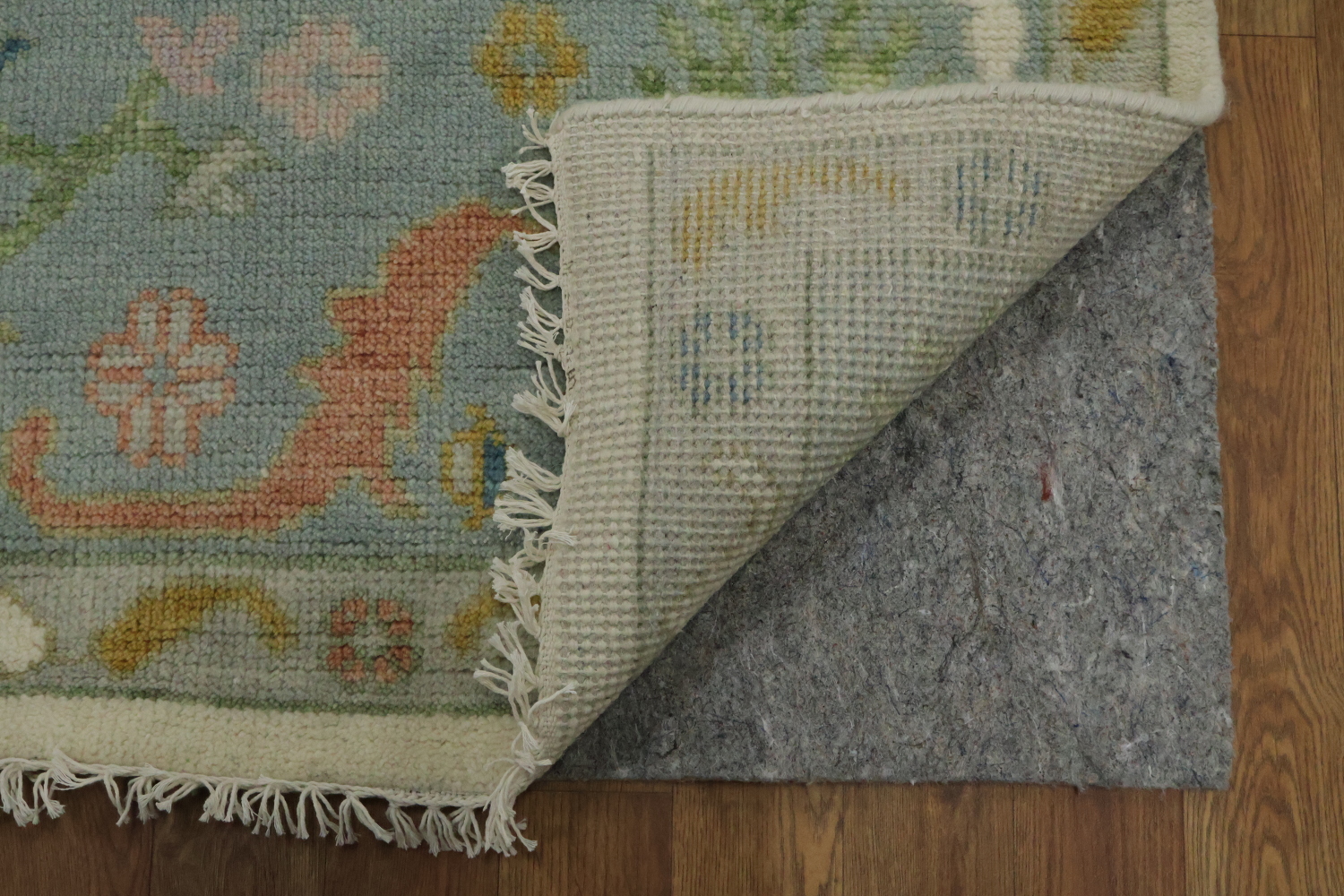 Pastel Perfection: Traditional Rectangular Area Rug 8'x10'