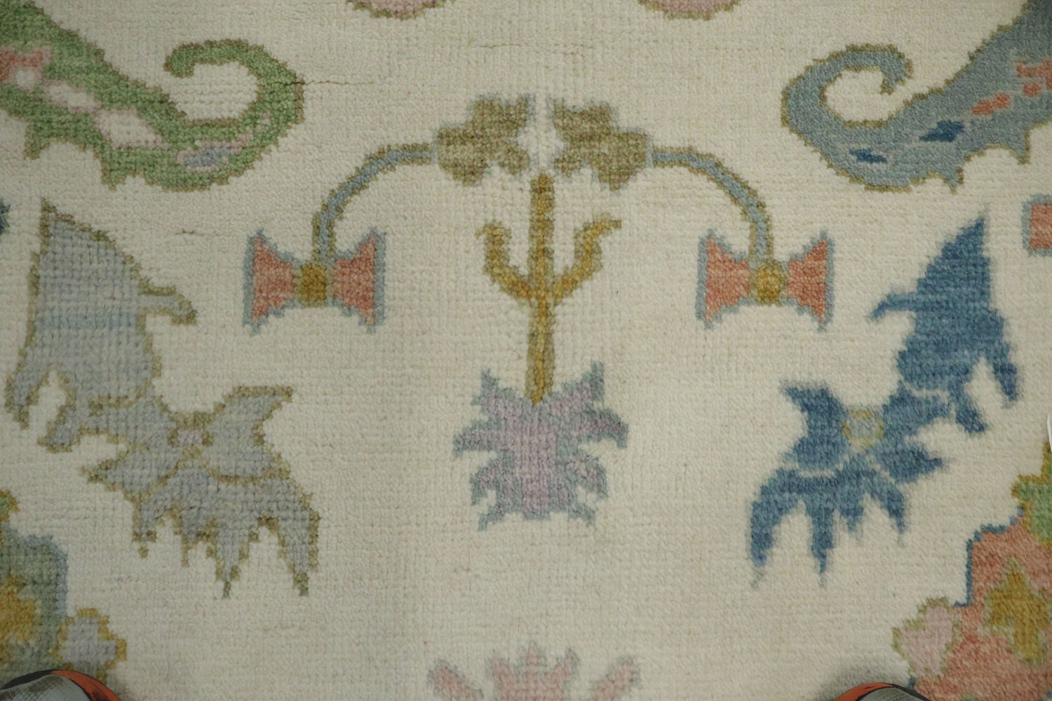 Pastel Perfection: Traditional Rectangular Area Rug 8'x10'