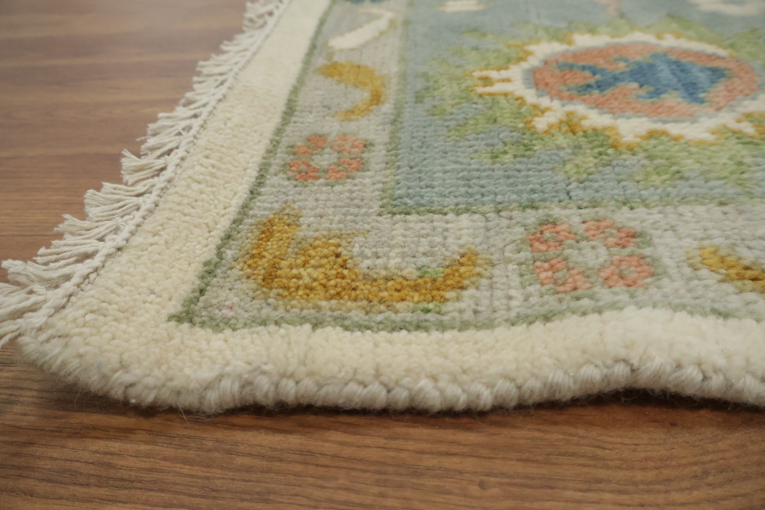 Pastel Perfection: Traditional Rectangular Area Rug 8'x10'