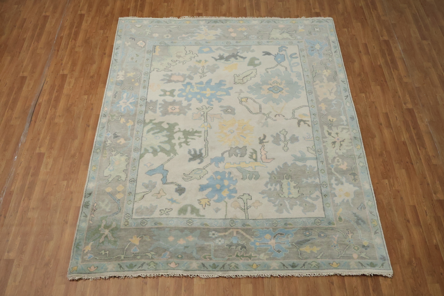 Hand-Knotted 8x10 Ivory Oushak Wool Rug for Living Room