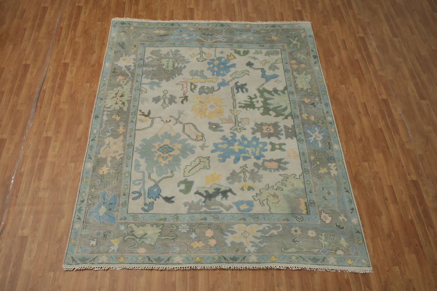 Hand-Knotted 8x10 Ivory Oushak Wool Rug for Living Room