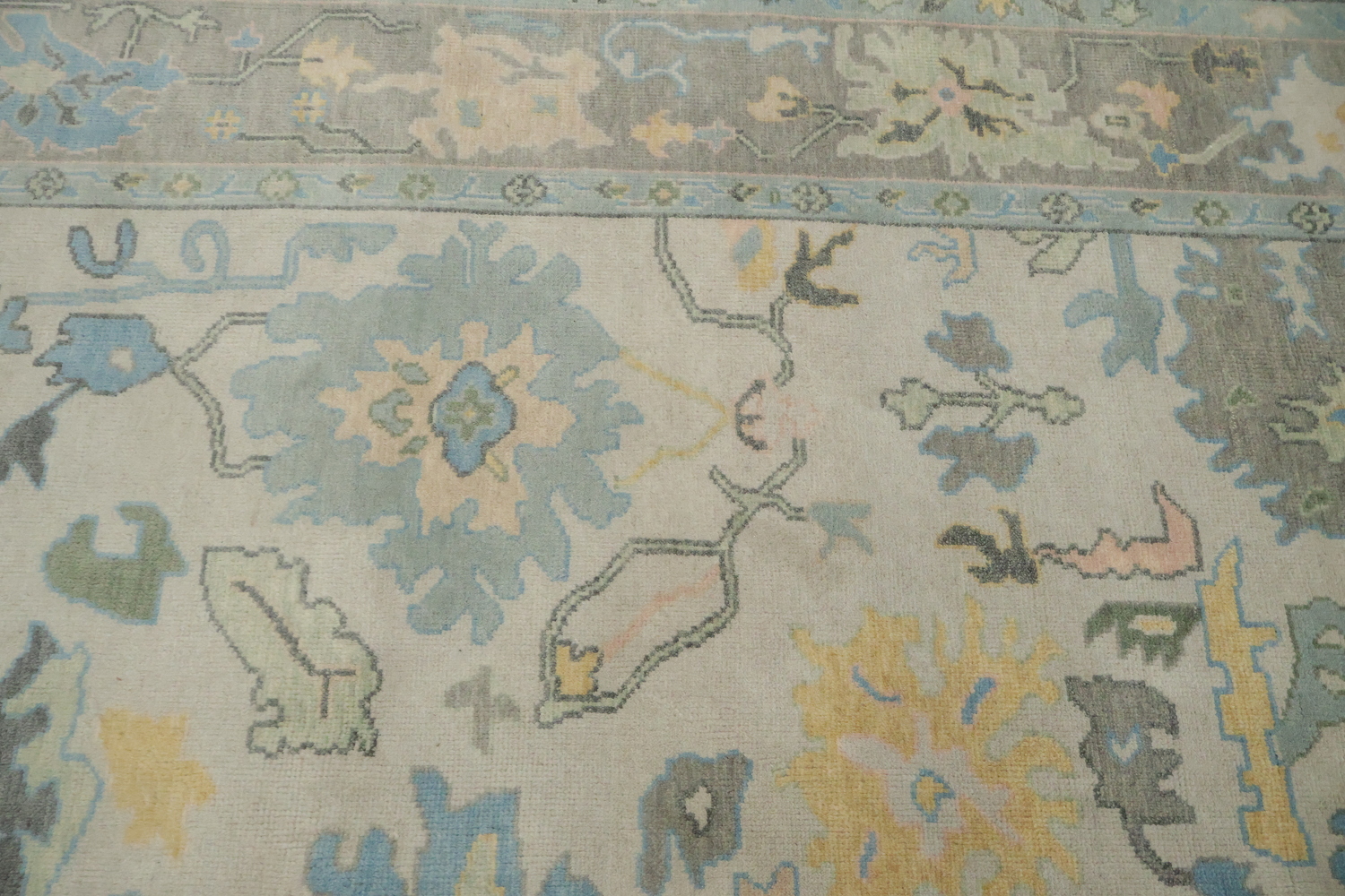 Hand-Knotted 8x10 Ivory Oushak Wool Rug for Living Room