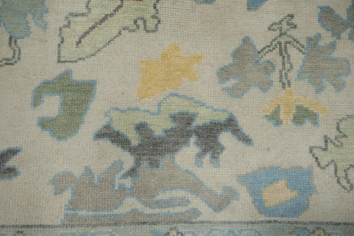Hand-Knotted 8x10 Ivory Oushak Wool Rug for Living Room