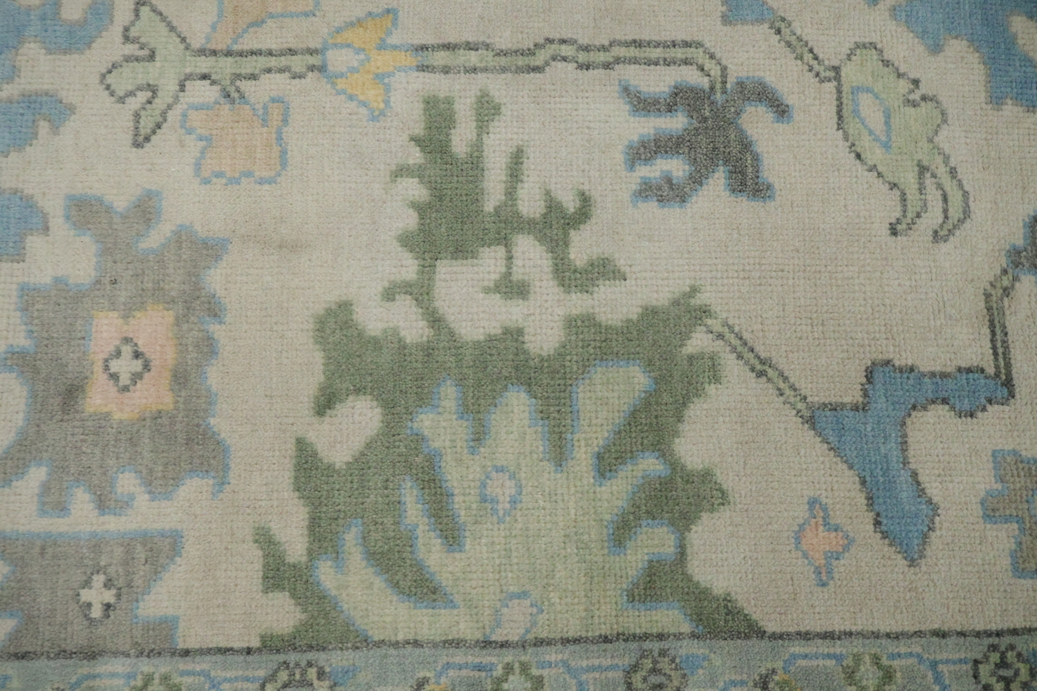 Hand-Knotted 8x10 Ivory Oushak Wool Rug for Living Room