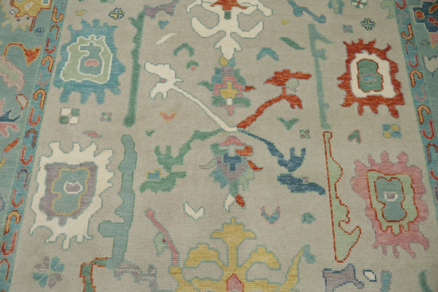 Grey and Blue 8x10 Oushak Traditional Rug, Hand-Knotted Wool Pile