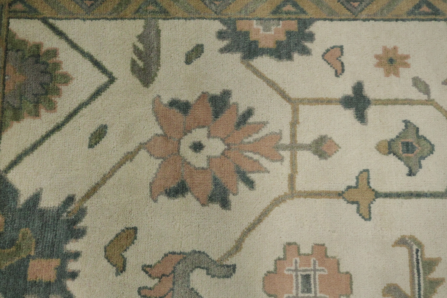 9' x 12' Oushak Living Room Area Rug in Soft Earthy Tones for Living Room