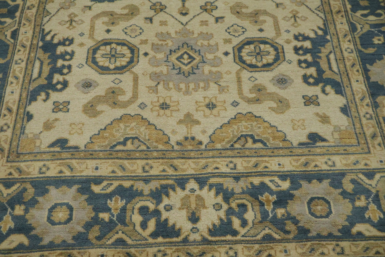 Traditional Blue and Beige Oushak Floral Wool Rug 8' x 10'