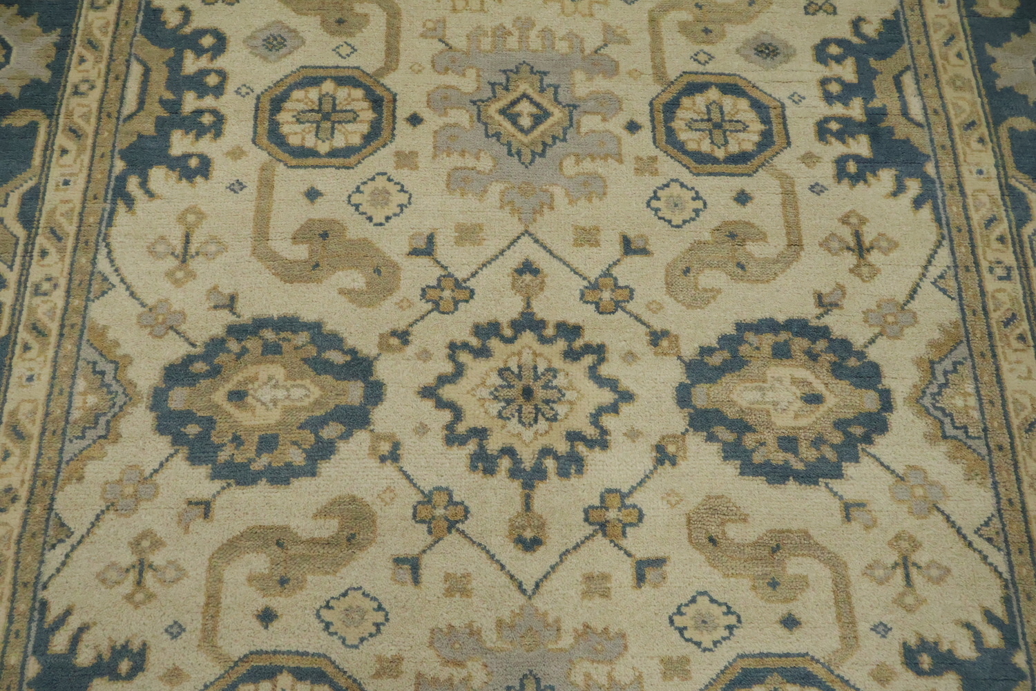 Traditional Blue and Beige Oushak Floral Wool Rug 8' x 10'