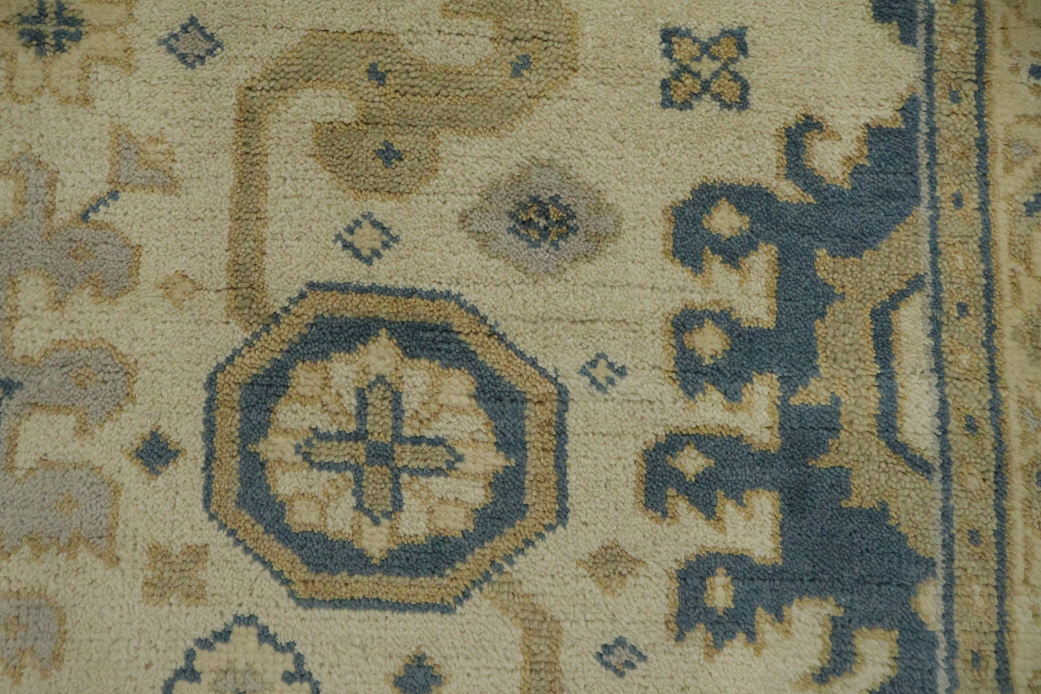 Traditional Blue and Beige Oushak Floral Wool Rug 8' x 10'