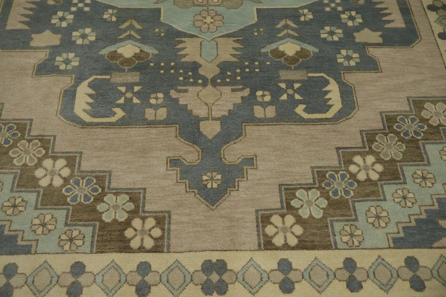 Traditional Oushak Hand-Knotted Wool Area Rug | 8x10 Geometric Design