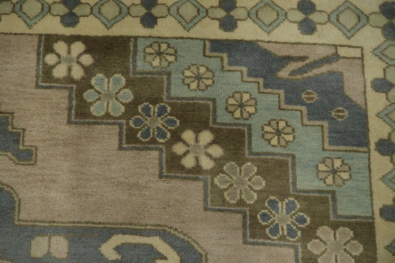 Traditional Oushak Hand-Knotted Wool Area Rug | 8x10 Geometric Design