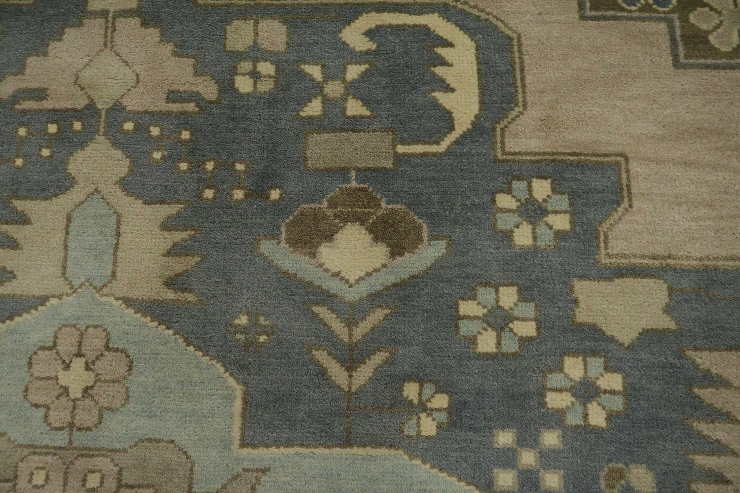 Traditional Oushak Hand-Knotted Wool Area Rug | 8x10 Geometric Design