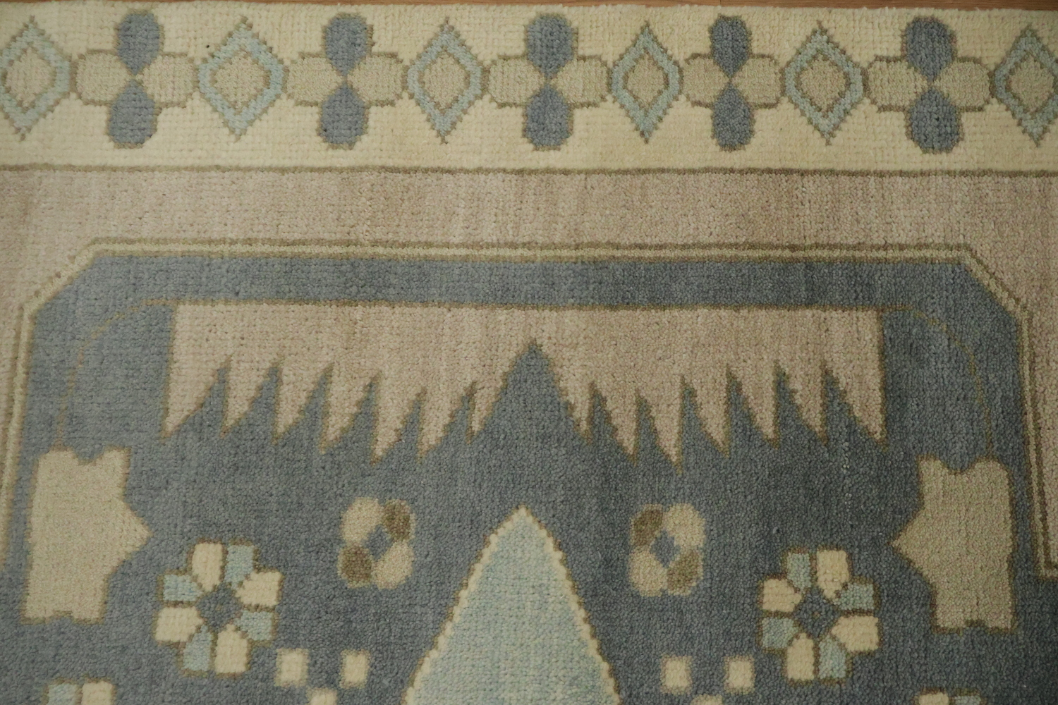 Traditional Oushak Hand-Knotted Wool Area Rug | 8x10 Geometric Design
