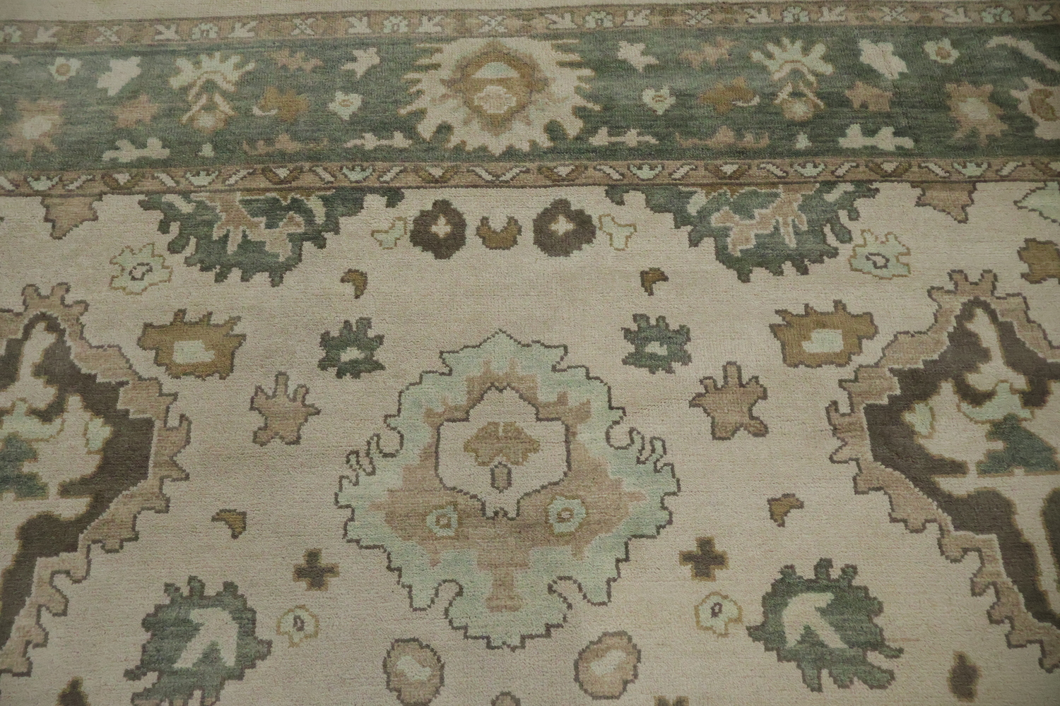 Traditional Ivory and Teal Area Rug with Vintage Charm 9' x 12'
