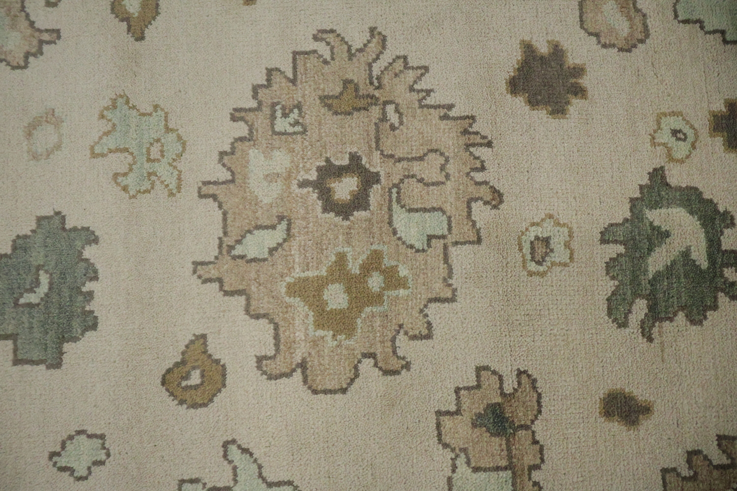 Traditional Ivory and Teal Area Rug with Vintage Charm 9' x 12'