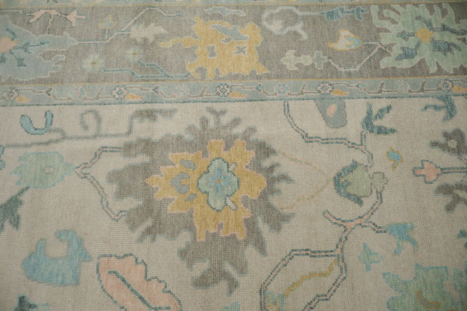 Exquisite Turquoise and Pastel Oushak Hand-made Wool Rug 9' x 12'