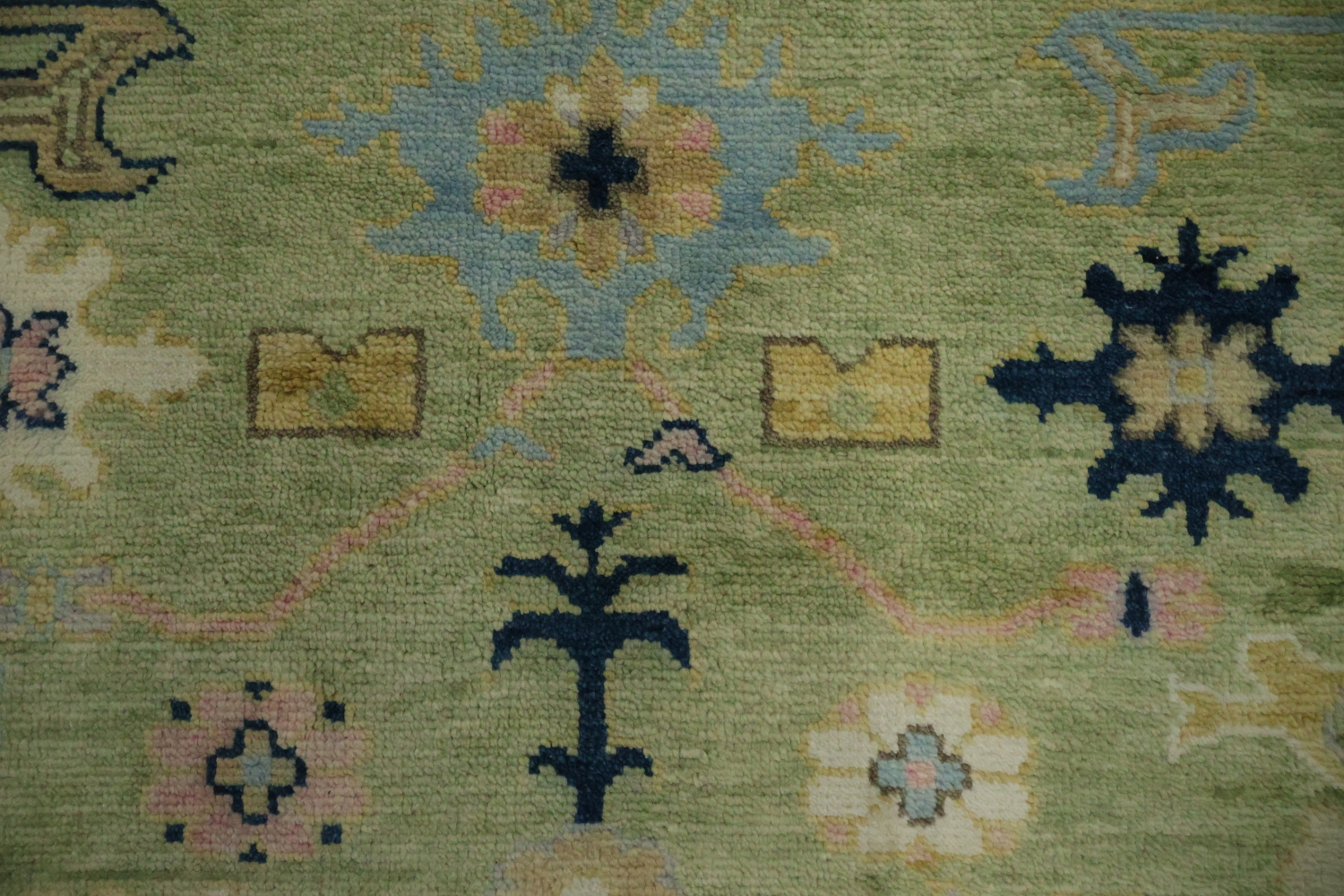 Vibrant Pistachio Green and Blue Oushak Hand-made Wool Rug 8' x 10'