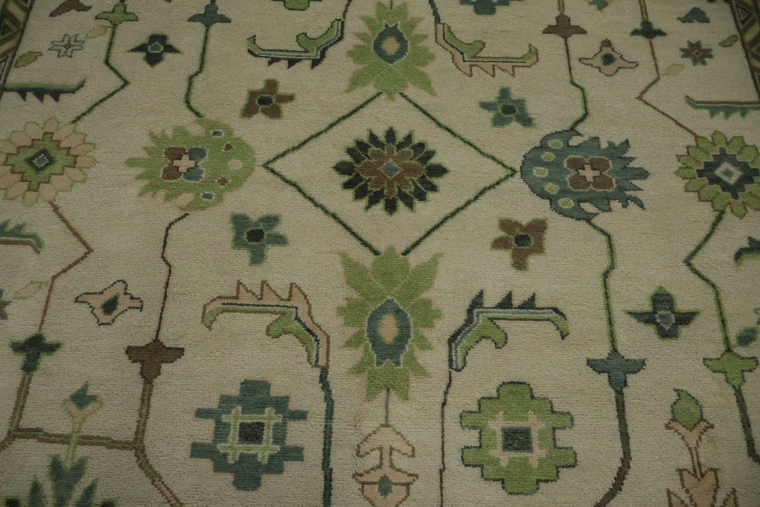Hand-Knotted Oushak Oriental Rug 9x12 - Green Border Traditional Wool Rug