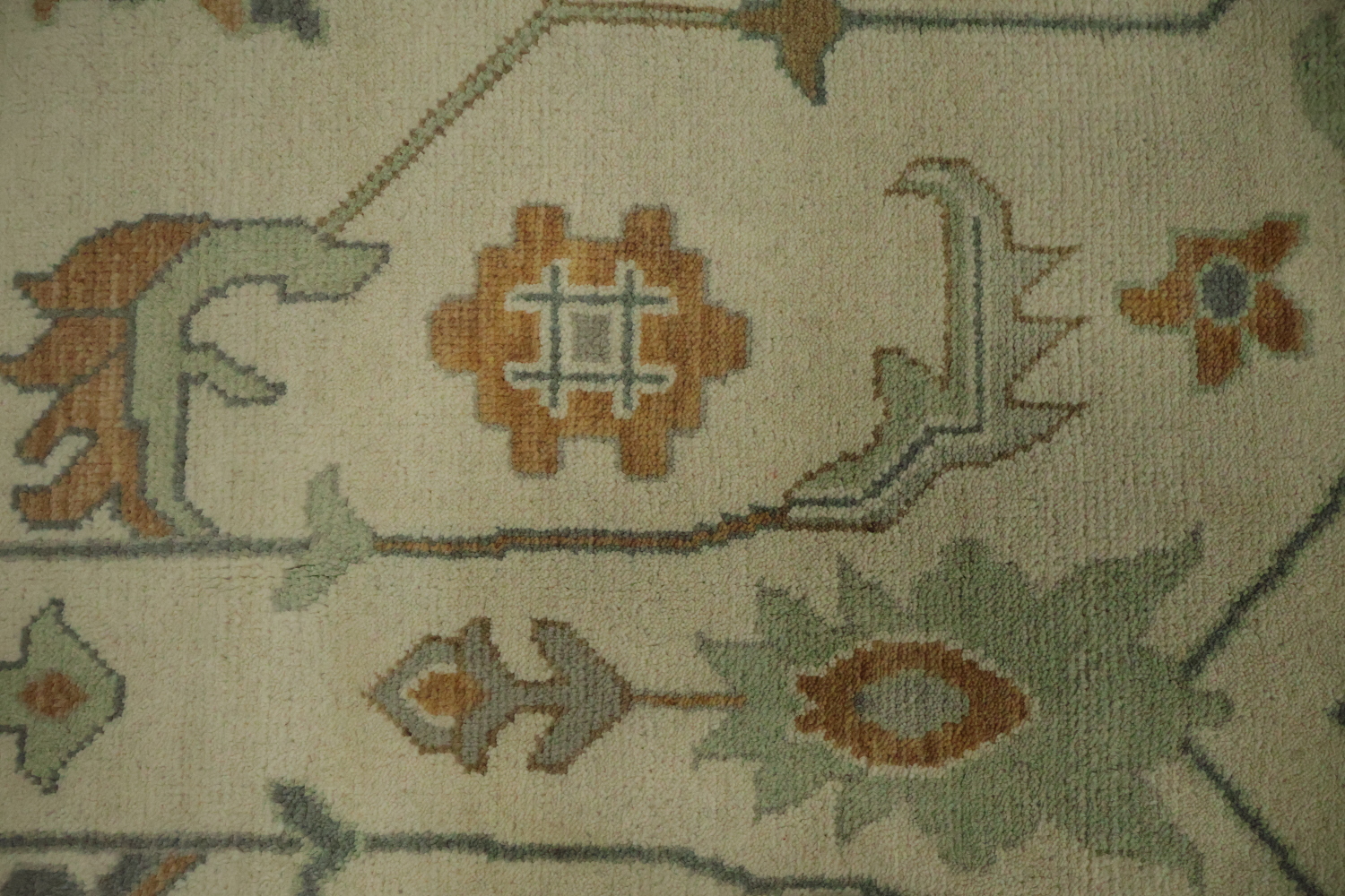 Traditional 9x12 Oushak Hand-Knotted Wool Rug in Ivory & Green