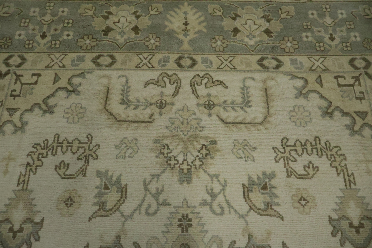 All-Over Ivory and Grey Border 9x12 Oushak Hand-Knotted Wool Rug