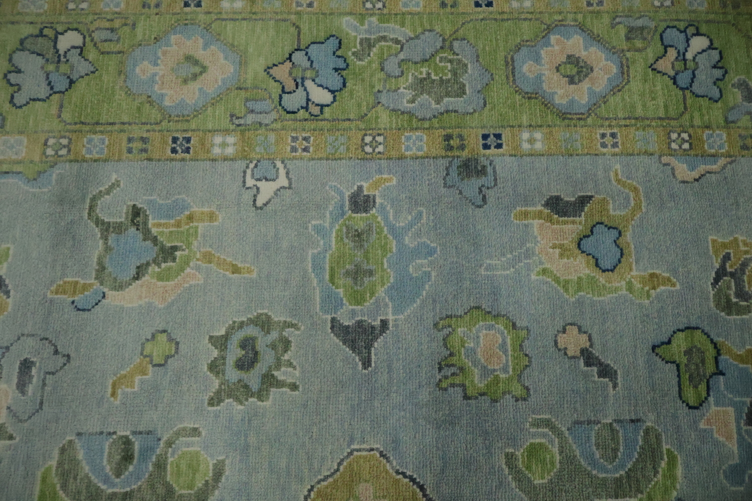 8x10 Blue/Green Traditional Living Room Area Rug