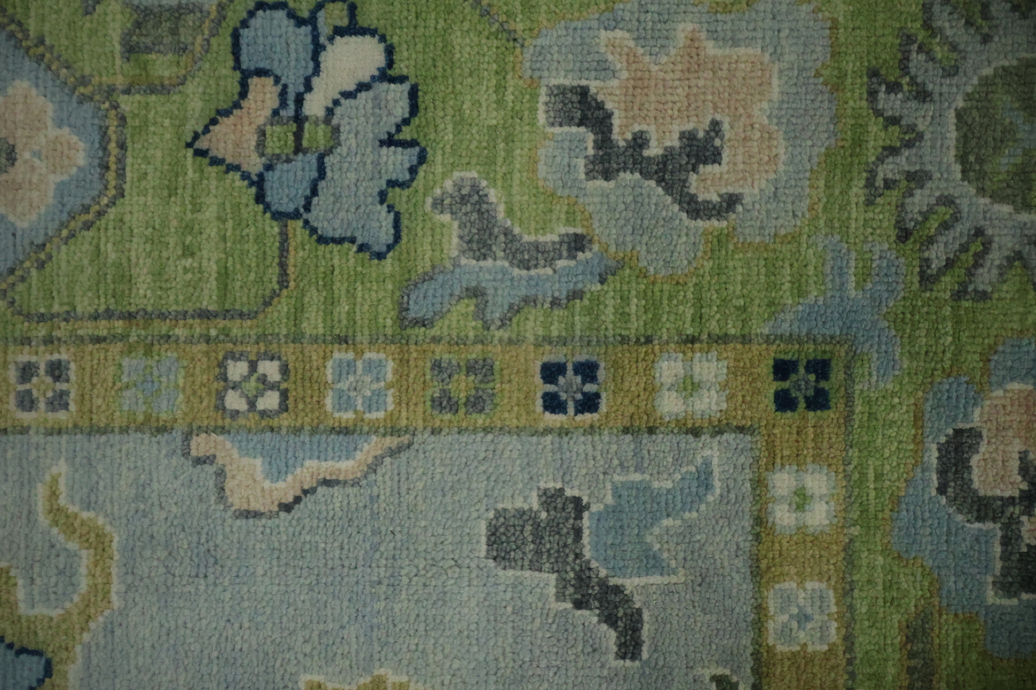 8x10 Blue/Green Traditional Living Room Area Rug