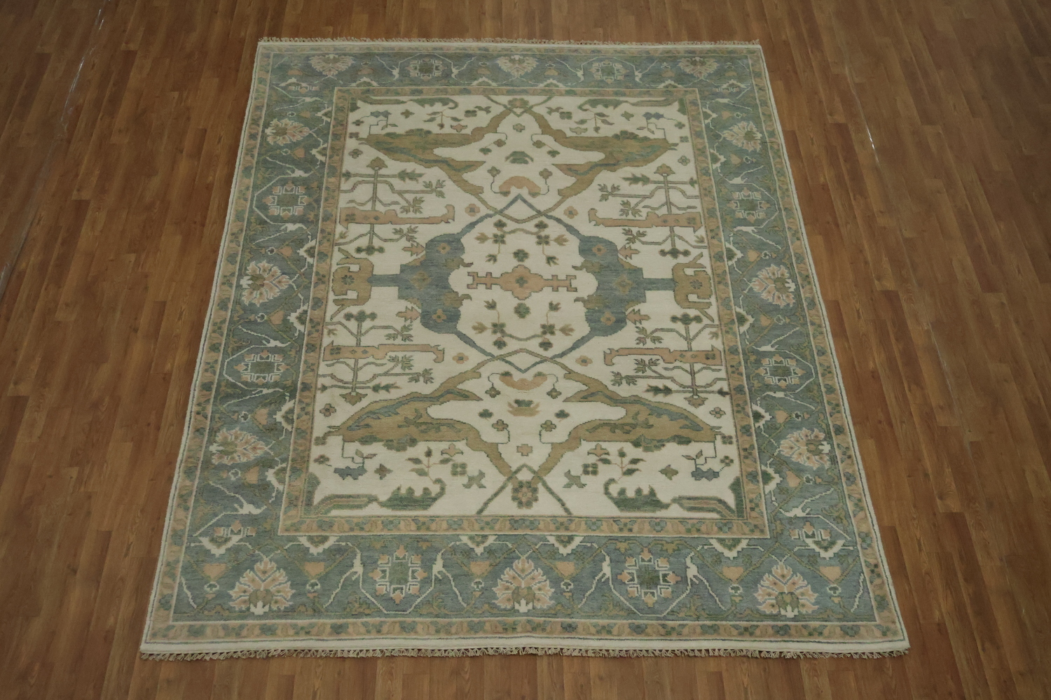 Traditional Oushak Ivory with Blue Border Wool Rug 8x10 ft