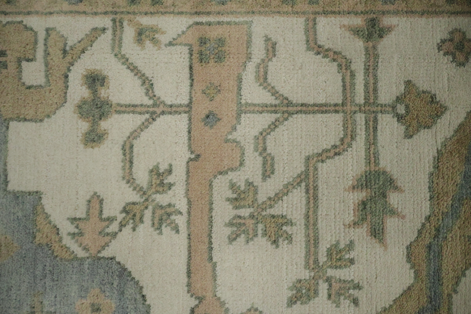 Traditional Oushak Ivory with Blue Border Wool Rug 8x10 ft
