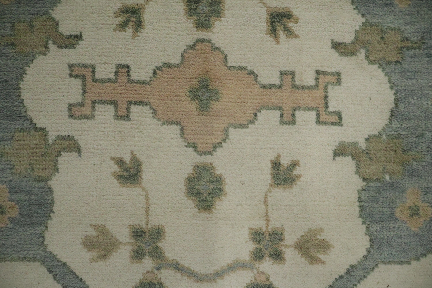 Traditional Oushak Ivory with Blue Border Wool Rug 8x10 ft