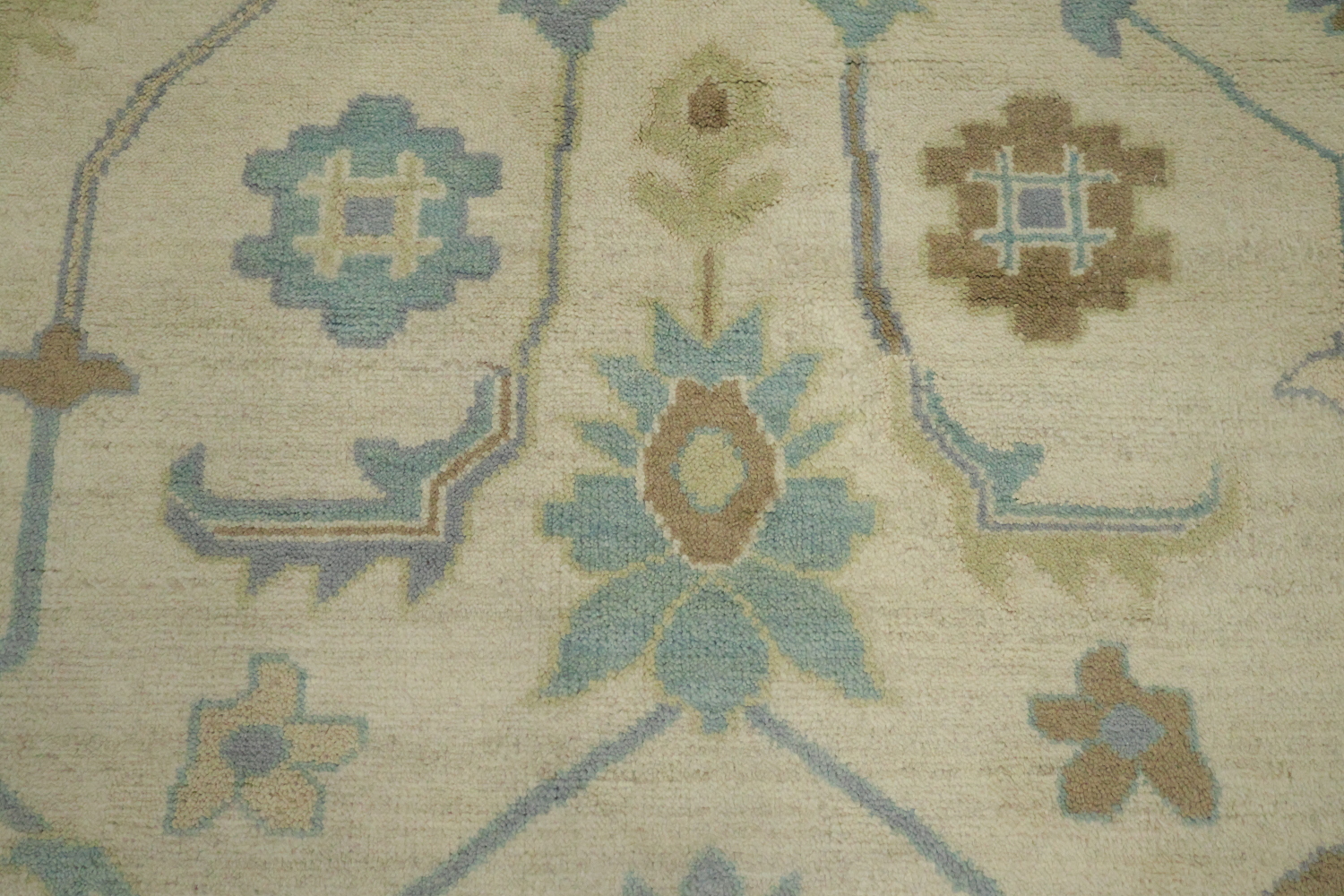 Beige with Blue Border Oushak Hand-Knotted Wool Rug 9' x 12'