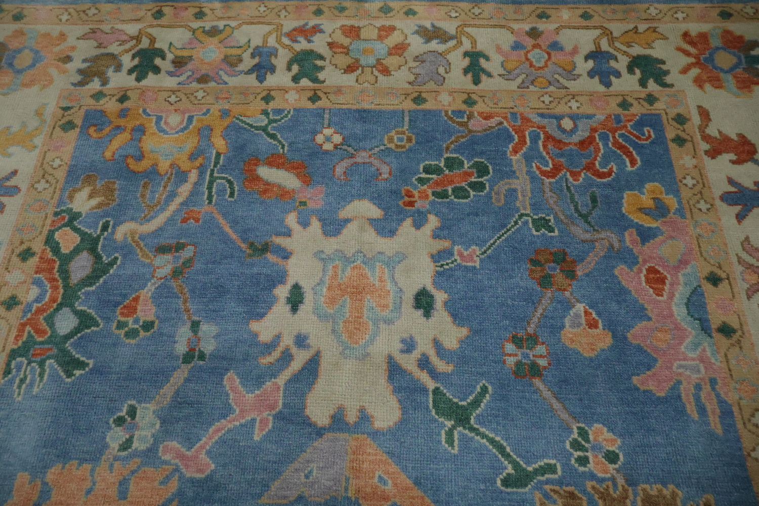 Traditional 8x10 Oushak Hand-Knotted Wool Area Rug - Blue/Ivory